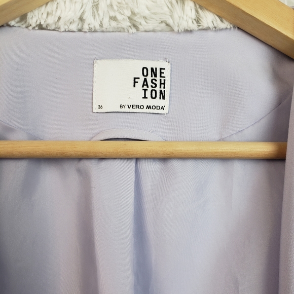 Blazer - Picture 2 of 7